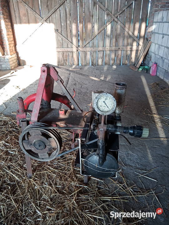 Dojarka mobilna do ciągnika Kamilew