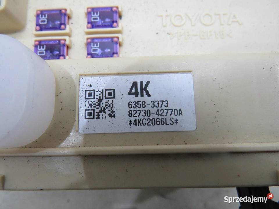 SKRZYNKA BEZPIECZNIKÓW TOYOTA RAV 4 IV 20 D4D sprzedam
