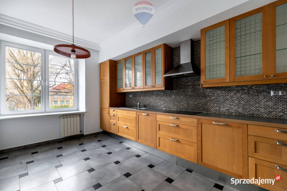 Metro kamienica malowaniu sprzedam