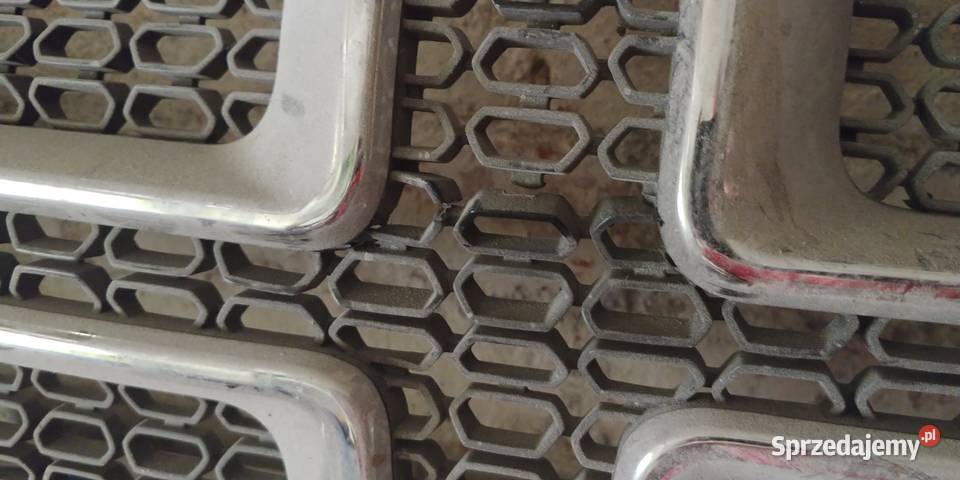 Grill Dodge Durango 2014 uszkodzony Rok produkcji 2014 Wrocław