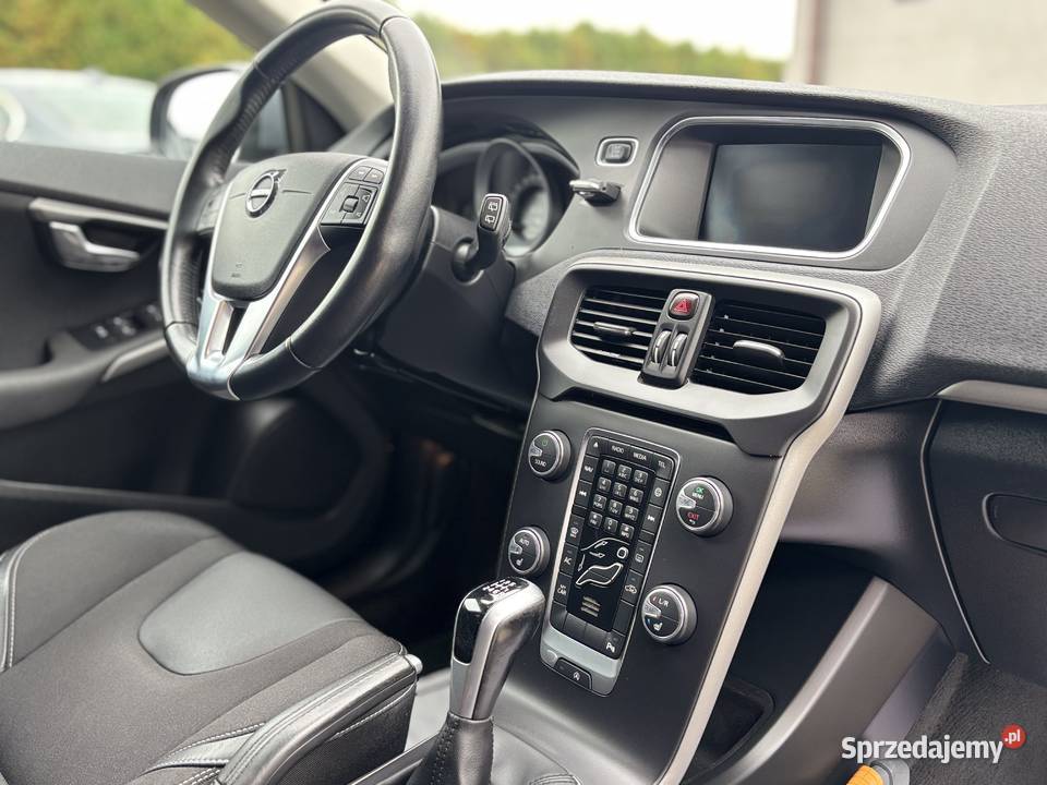 Volvo V40 z 2016r GWARANCJA centralny zamek sprzedam