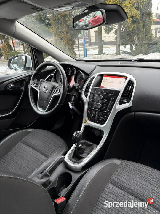 Opel Astra 14 120 Podgrzewane fotele kierownica VAT marża
