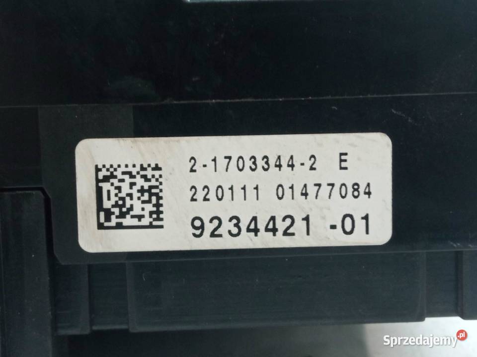 SKRZYNKA BEZPIECZNIKÓW 9234421 20 D 183 Bmw