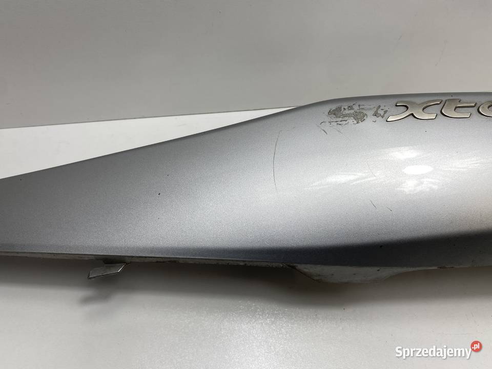 SUZUKI SIXTEEN UX125 OWIEWKA BOCZEK PRAWY OGON mazowieckie