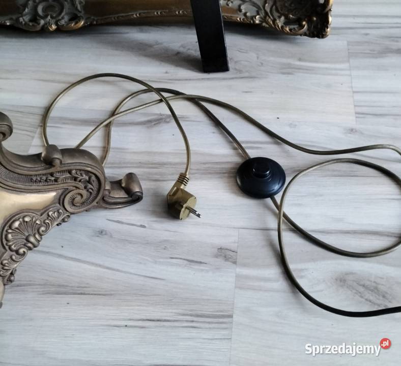 Mosiężna lampa witrażowa