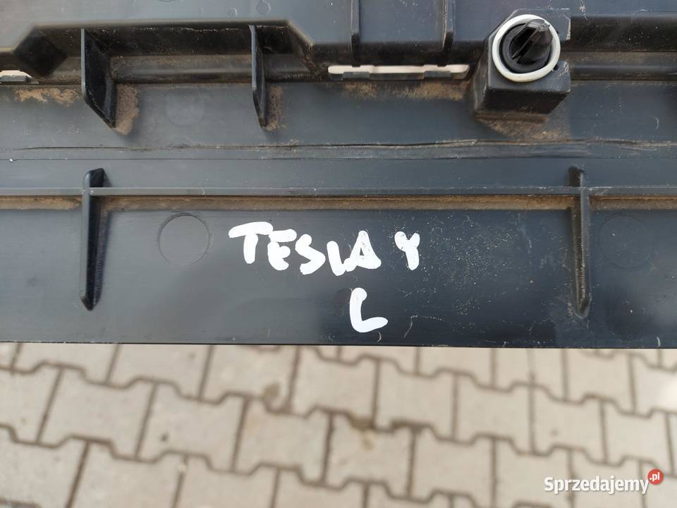 TESLA MODEL Y 2022r NAKŁADKA LISTWA PROGOWA LEWA osobowe