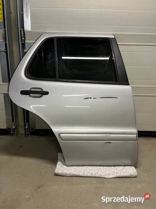 Drzwi kompletne prawy tył MERCEDESBENZ W163 Rok produkcji 2002 Kolbudy