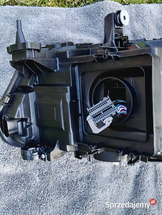 Lampy przednie BMW x5g5