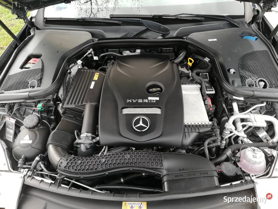 MercedesBenz E 300e 4 Matic Hybryda Plugin wielofunkcyjna kierownica