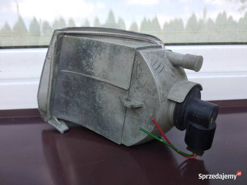 Peugeot 106 kierunkowskaz przedni prawy kierunek