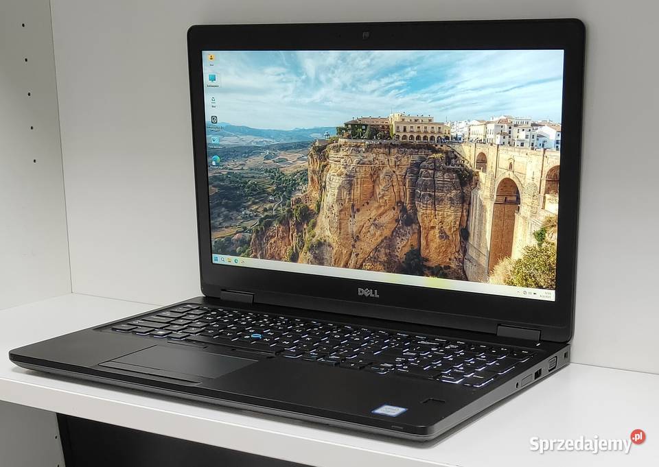 Laptop Dell Latitude 5580 Intel i56300U 16GB Czytnik kart pamięci  Dell sprzedam