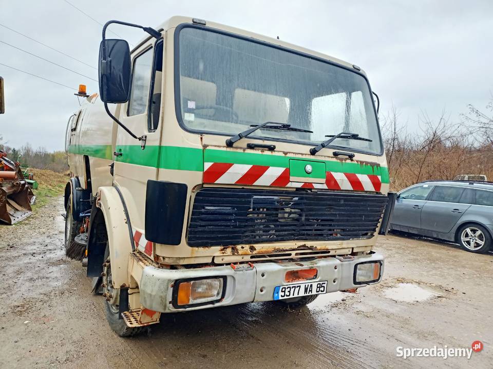 Zamiatarka uliczna komunalna Mercedes 1213 Rok produkcji 1985 małopolskie Kraków sprzedam