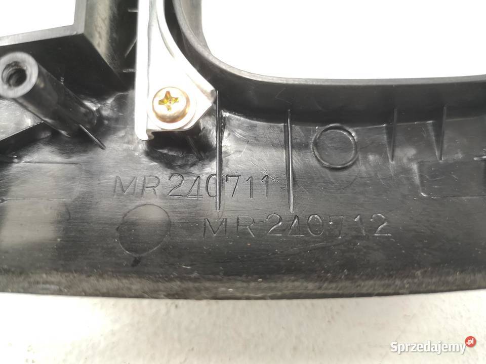 RAMKA KONSOLI DESKI ROZDZ MITSUBISHI PAJERO