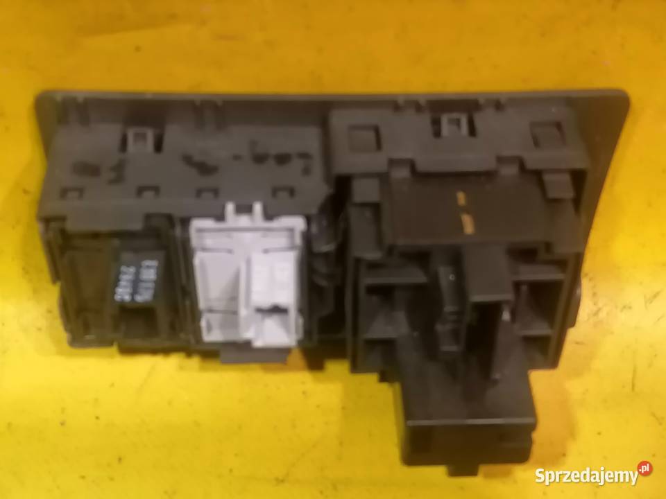 przełączniki dodatkowe panel Renault Laguna 3