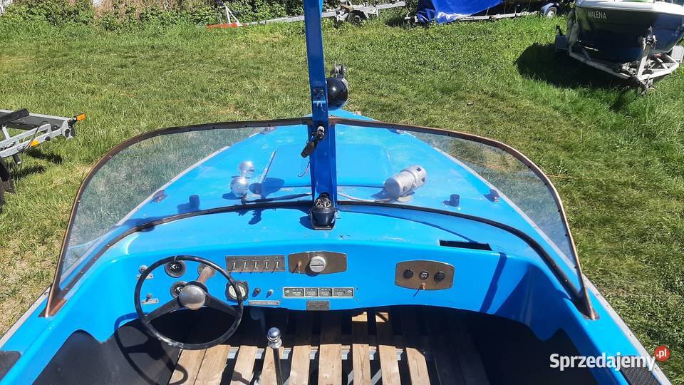 motorówka łódź milicyjna relikt PRLu mazowieckie Serock