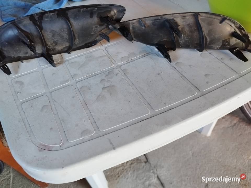 Zaślepki halogenu toyota Yaris II lift