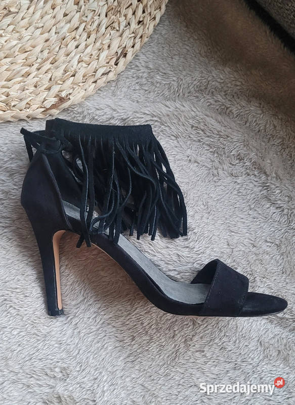 Czarne szpilki z frędzlami firmy Sagan dolnośląskie Głuszyca sprzedam