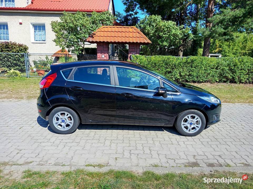 Ford Fiesta w wersji TITANIUM 2014r 16 tdci95 lakier metallic Samochody osobowe Puławy