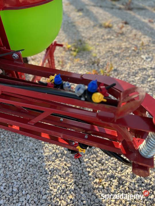 Opryskiwacz Zawieszany 300L12m potrójne SOKÓŁ Skierniewice