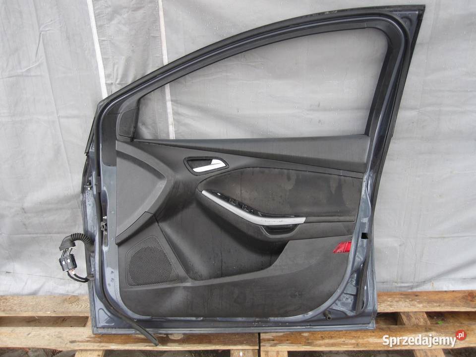 FORD FOCUS MK3 III 11r drzwi prawe przód osobowe
