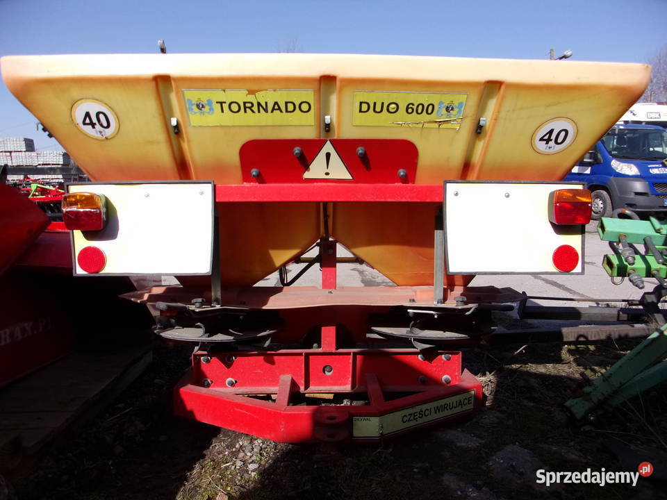 Rozsiewacz nawozu dwutarczowy Tornado Duo Turbo Opoczno