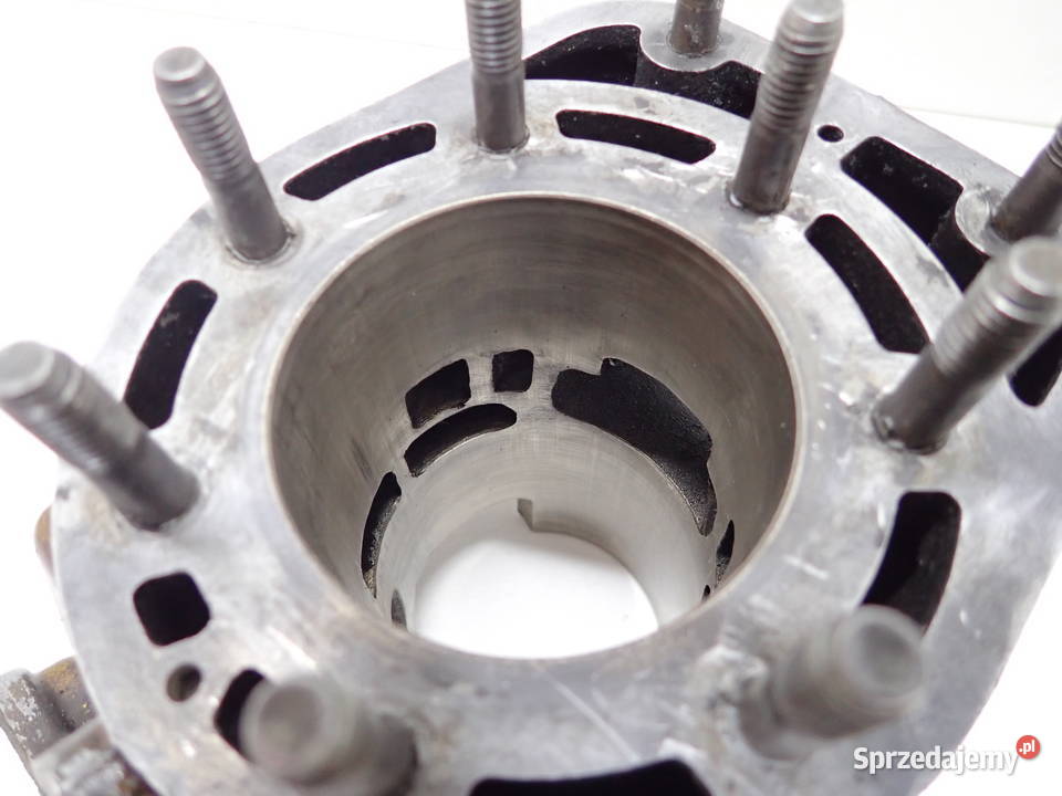 Cylinder Nikasil Lekkie Rysy Nowy Tłok 8109DB