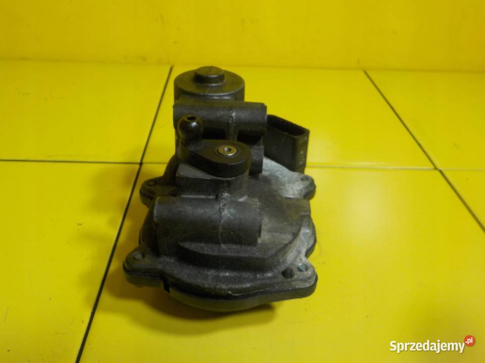 AUDI A5 A4 B8 27 TDI 10r 190 CGK nastawnik klap Suków