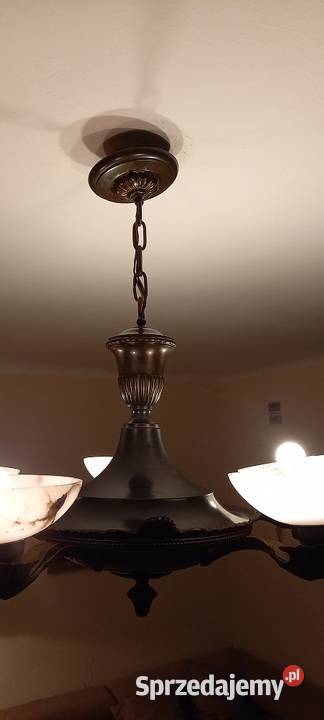 Pięcioramienny mosiężny żyrandol klosze Antyki łódzkie Skierniewice