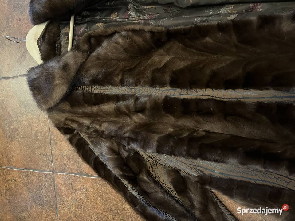 Orzechowe brązowe futro z norek skóra print Łowęcin