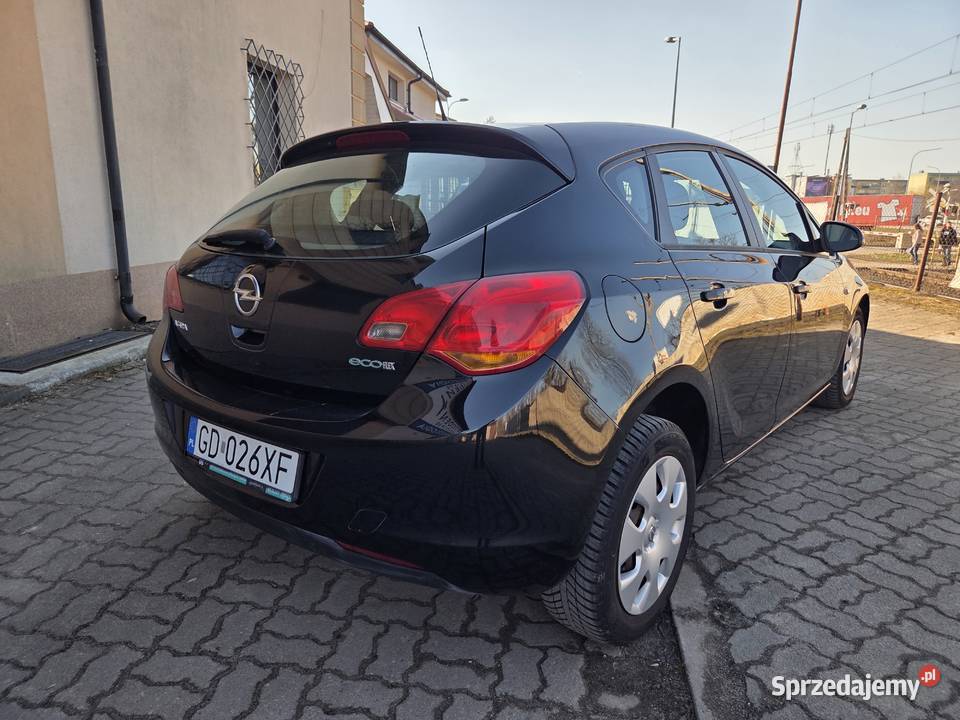 Opel Astra J 2010 benzyna 14 OC na Rok produkcji 2010 Wejherowo