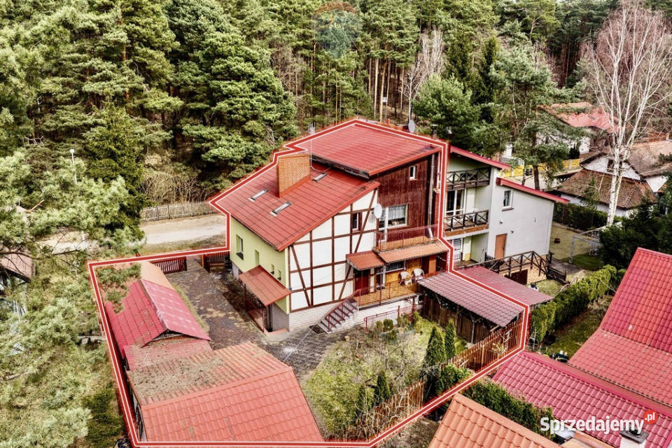 Dom jeziorem w mieszkania