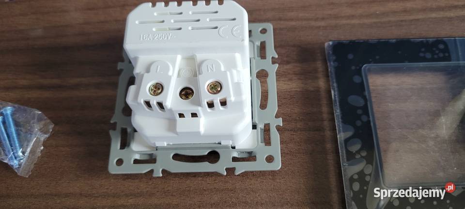 Gniazdo elektryczne 230v 20W szybkiego ładowania Sosnowiec