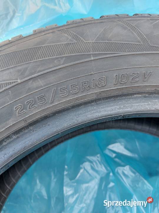 Opony Zimowe Falken EuroWinter HS01 SUV 22555 Przewrotne