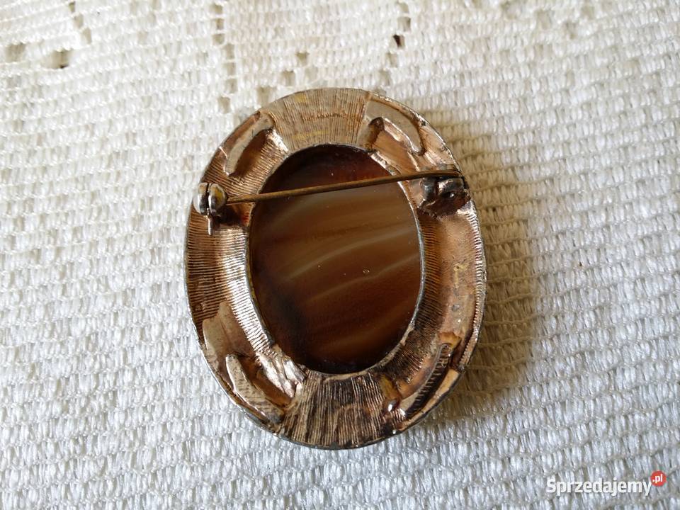 Stara broszka brązowa dama Ochojno