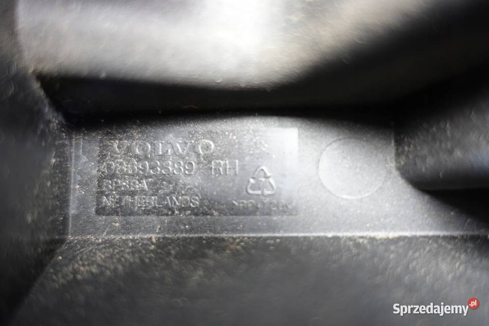 Volvo S60 V70 MOCOWANIE ZDERZAKA TYLNEGO prawe Pozostałe Rudka