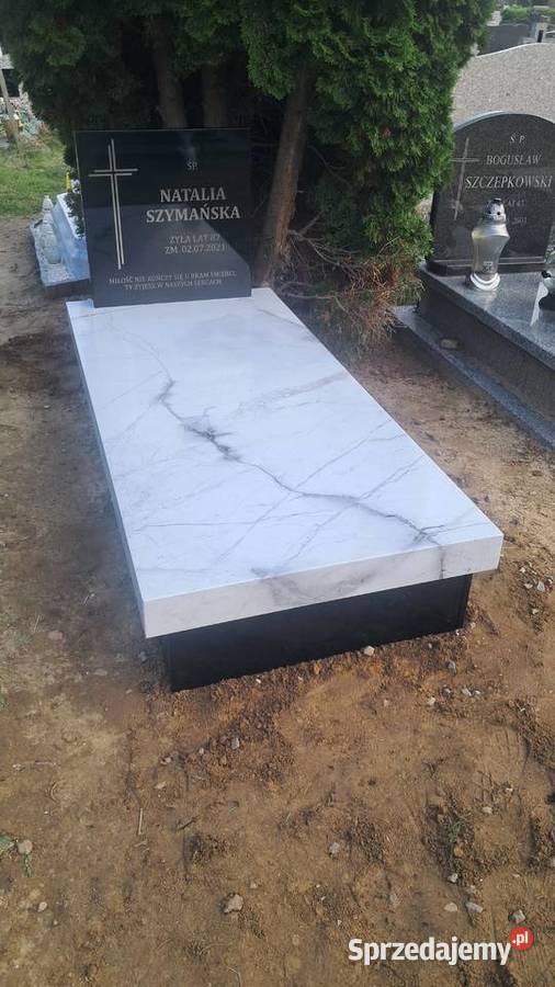 Nagrobek z kompozytuMontaż Kraj Nowe Miasto Lubawskie