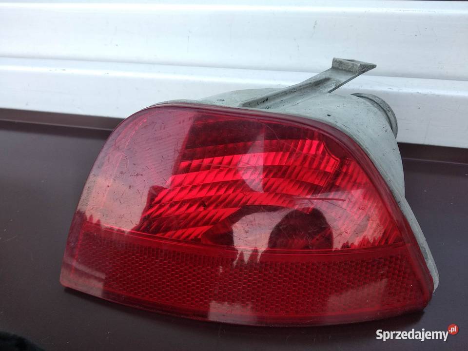 Ford Focus MK1 hatchback HB lampa tył tylna