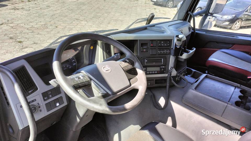 VOLVO FM 6x2 22 PALETY CHŁODNIA TYLNE DRZWI Częstochowa