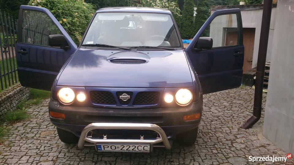 Nissan Terrano II 24 benz 3drzwiowy 1996r welurowa tapicerka