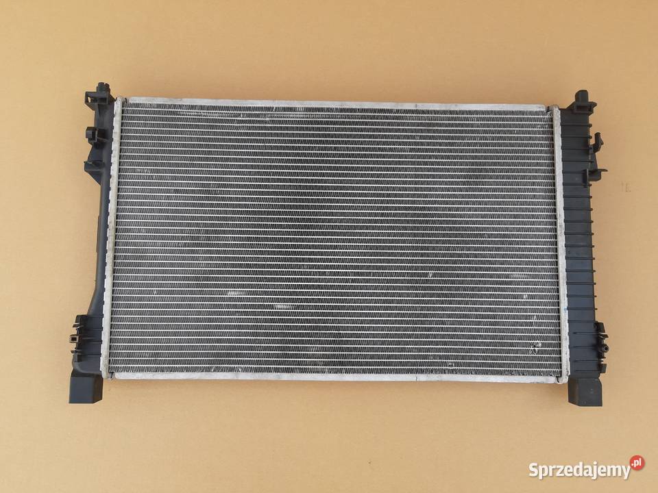 MERCEDES CKLASA W204 CHŁODNICA CIECZY WODY Bieleń