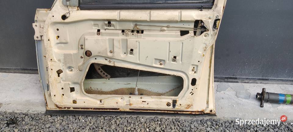 Mercedes 123 beczka drzwi prawe prawy przód