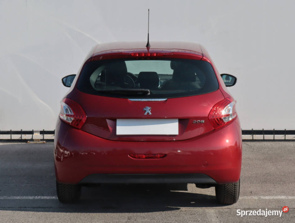 Peugeot 208 12 PureTech światła przeciwmgielne