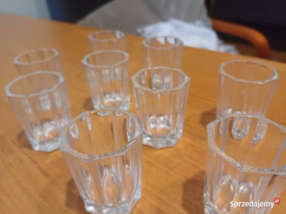9 sztuk kultowych kieliszkow do wodki z 50 tych Lubań