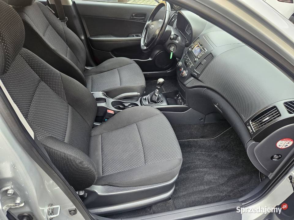 Hyundai i30 benzyna klimatyzacja 5 drzwi sprowadzony wielkopolskie