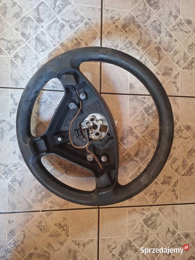 Kierowca Opel Corsa b 3 ramienna