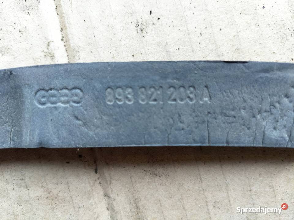 AUDI 80 B3 80B3 USZCZELKA BŁOTNIKA PRZÓD osobowe Kamień-Kolonia
