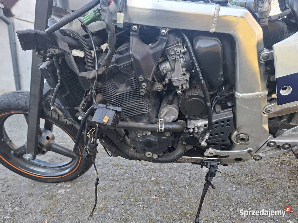 Suzuki gsxr 1100w na części zakup w całości