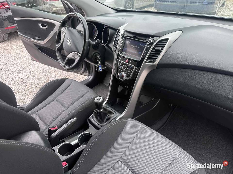 Hyundai i30 2013 Nawigacja Kamera wielofunkcyjna kierownica Ładna sprzedam
