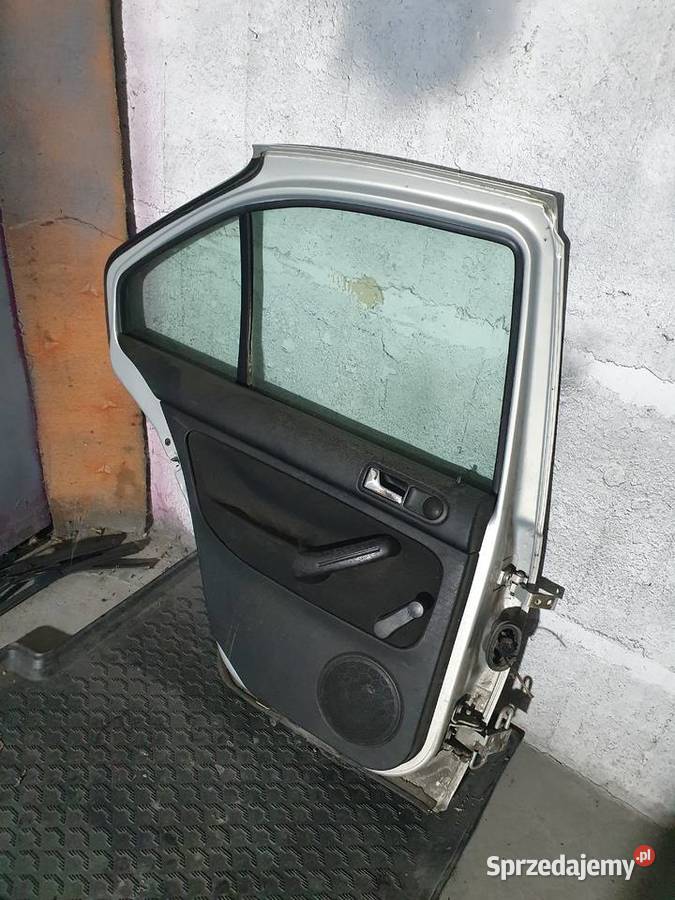 Drzwi kompletne lewy tył Vw Bora 16 99r Stan mazowieckie Gostynin sprzedam