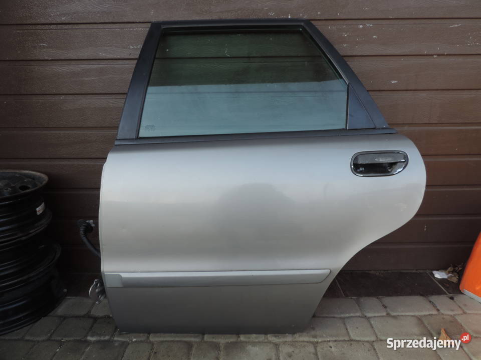 VOLVO V40 I FL DRZWI LEWE TYLNE TYŁ 35722